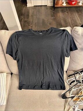 NWOT Legend Short Sleeve Tee in Grey Size Large